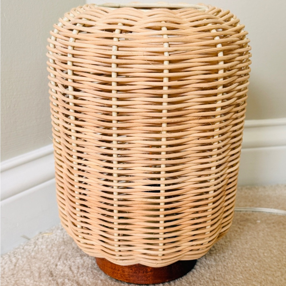 Natural Woven Rattan Coastal Table Lamp